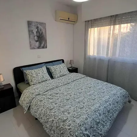 Apartment Center And Supermarket Walking Distance