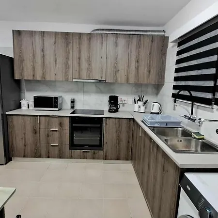 Center And Supermarket Walking Distance Apartment