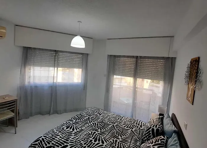 Center And Supermarket Walking Distance * リマソール