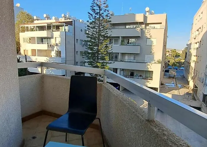 Center And Supermarket Walking Distance *